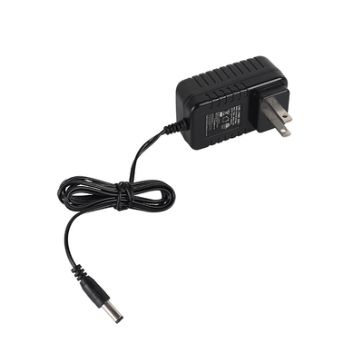يشمل جهاز القفز المحمول 12 فولت مع مصباح فلاش LED وبطارية 11000mAh